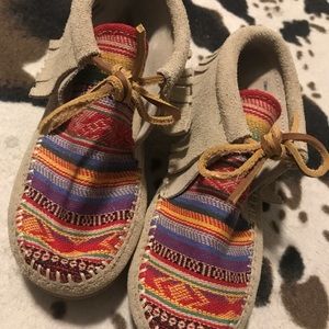 Kids Minnetonka Serape Moccasins